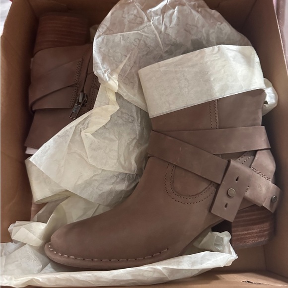 Ugg Elysian Boots Leather Ankle Boot Pirate Boho Indie Tan Brown Size 5 - Picture 4 of 4